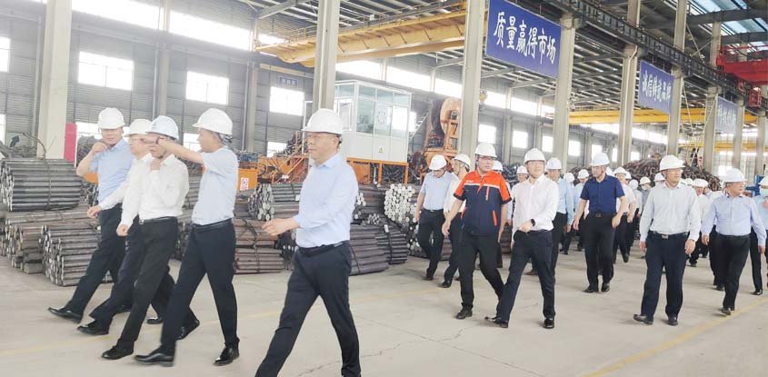 泰興市委副書記，代市長劉文榮一行調(diào)研中運(yùn)錨鏈（江蘇）有限公司